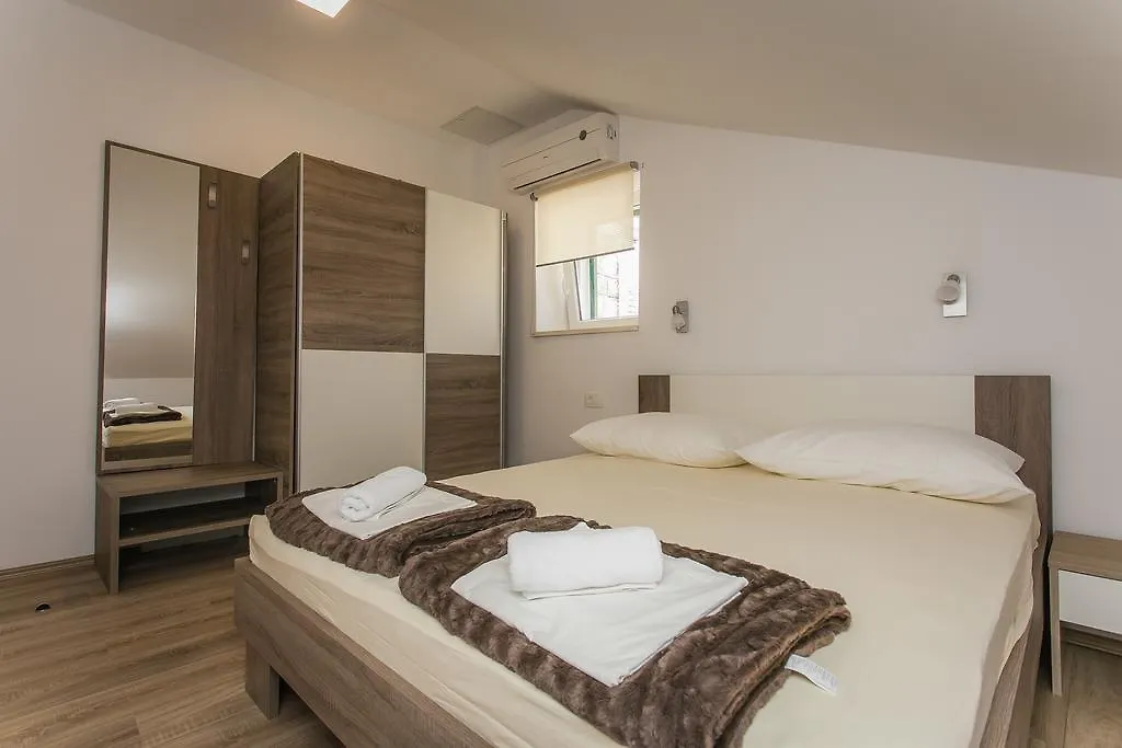 Apartments Marin 트로기르 크로아티아