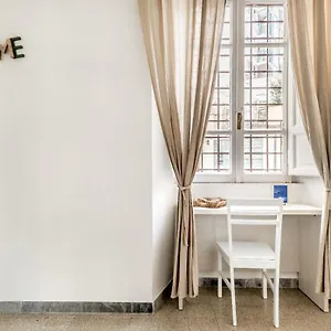 https://trasteveres-flower.it-romehotels.com