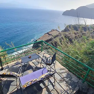 https://los-cerrajones-spectacular-views-from-the-cliff.in-canary-islands.com